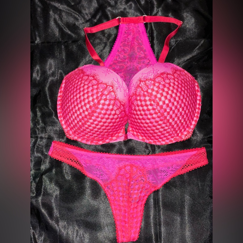 Victoria’s Secret Bombshell Bra & Panty Set
